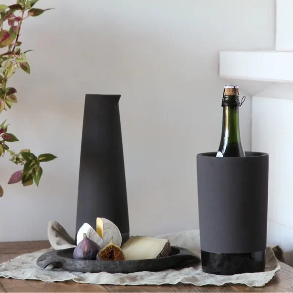 New Magisso Cooling Ceramics Carafe Retails For $120 - Picture 4 of 4